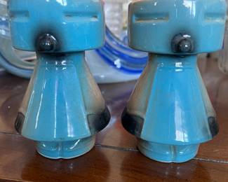 Atomic robot salt and pepper shakers 