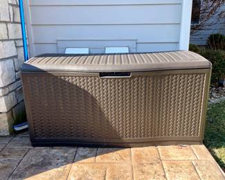 SOLD Suncast large 124 gallons plastic deck box.