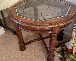 Round end table
