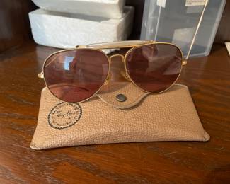 Vintage Ray Ban Aviation sunglasses gold rim