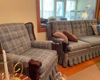 Ethan Allen MCM Plaid sofa & matching chair. Gorgeous condition! No stains or tears. Like new!!