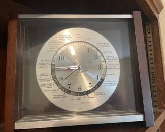 Vintage Verichron quartz world time zone clock