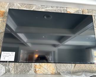 Samsung 55 inch smart UHD TV with remote