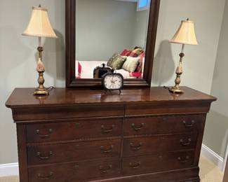 5 piece Hooker King Bedroom Set
