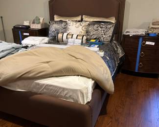 Queen Size Platform Bed with Headboarde