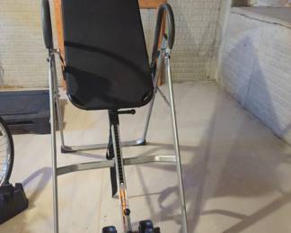 Inversion table