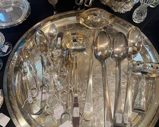 Pretty service pieces