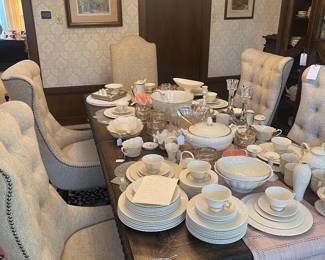 Set of 4 Hooker upholstered chairs, set of 2 upholstered Hooker armchairs