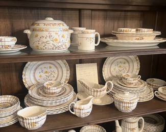 Spode “Buttercup” (78-pieces)