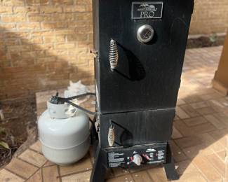Master built Pro smoker