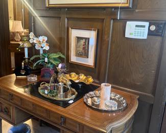 Drexel desk and lots of cute accessories 