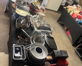 Tons of kitchen items