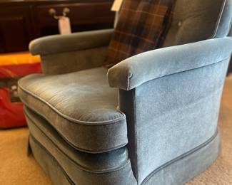 Cute blue chair in great condition