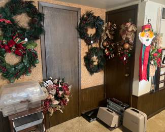 More Christmas and some vintage typewriters 