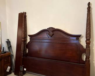 Amazing dark wood four poster bed, matches dresser and mirror 