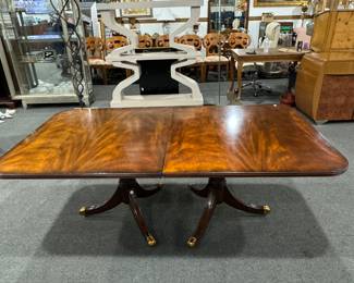 Dining Room Wood Table With 2 Leafs