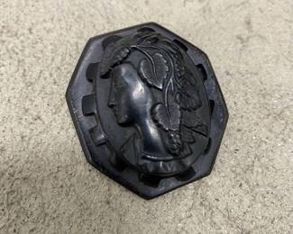 Mourning cameo pendant