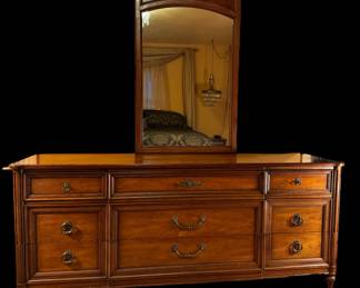 Henredon dresser and mirror with cedar lined drawers