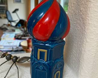 Stolichnaya Vodka Russian Ceramic Onion Dome Tower Music Box