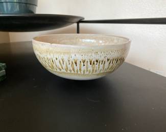 Cream/Brown Stoneware Bowl