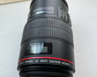Canon Macro Lens Ef 100mm/94.7oz Is USM
