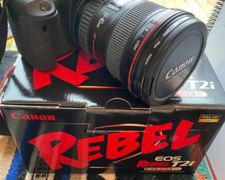 Canon Rebel T2i EOS 550D Camera