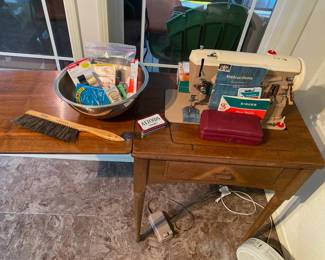 Singer Sewing Machine 404