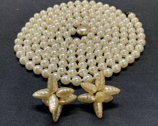 Lot 2 Faux Pearl Necklace & Shell Earrings