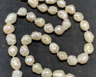 White Baroque Pearl Beaded Necklace