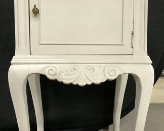 Queen Anne Vintage Wooden Nightstand