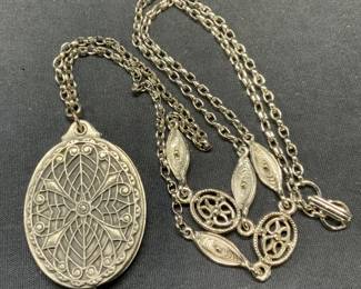 Vintage Silver Tone Locket Pendant Necklace