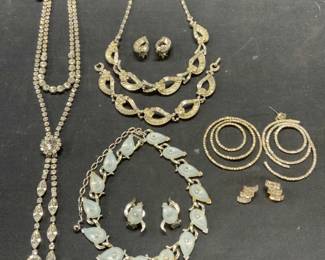 Lot 8 Marvella & Pennino Jewelry Sets, More