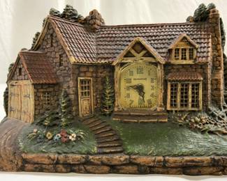 LUX CLOCK CO HOMESTEAD Wood Mantel Clock