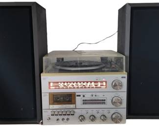 Vintage Stereo with Speakers