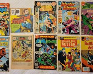 008 Comic Books 10 Vintage Including Batman, Wonder Woman More