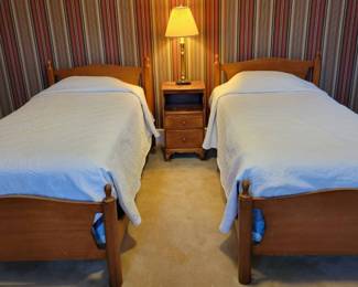 2 Twin Beds, Night Stand, Table Lamp, Including Mattress, Box Springs, And Bedding