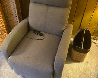Lift chair in great shape #2
