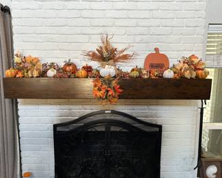 Autumn mantle top display/decorations. 