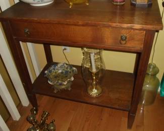 Oak side table w/2 drawers & shelf