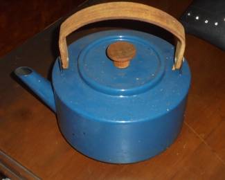 Vintage blue tea kettle w/wood handle 