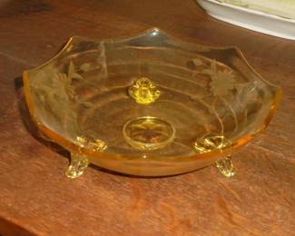 Vintage amber 3 footed dish