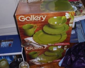 4 complete sets  Green Gallery dishes