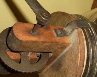 Antique butter churn w/wood top / not screw on