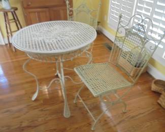 3 pc iron patio set  2 chairs & round table all matching