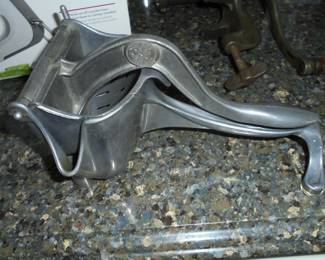 Vintage aluminum press (wear-ever)