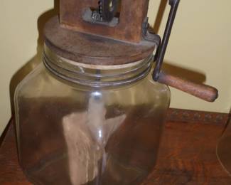 Antique butter churn w/wood top / not screw on