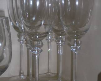 6 stemmed wine glasses