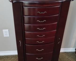 Jewelry box 