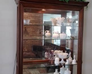 Milk glass 