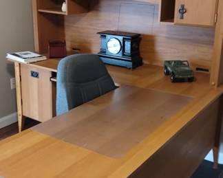 Office desk 